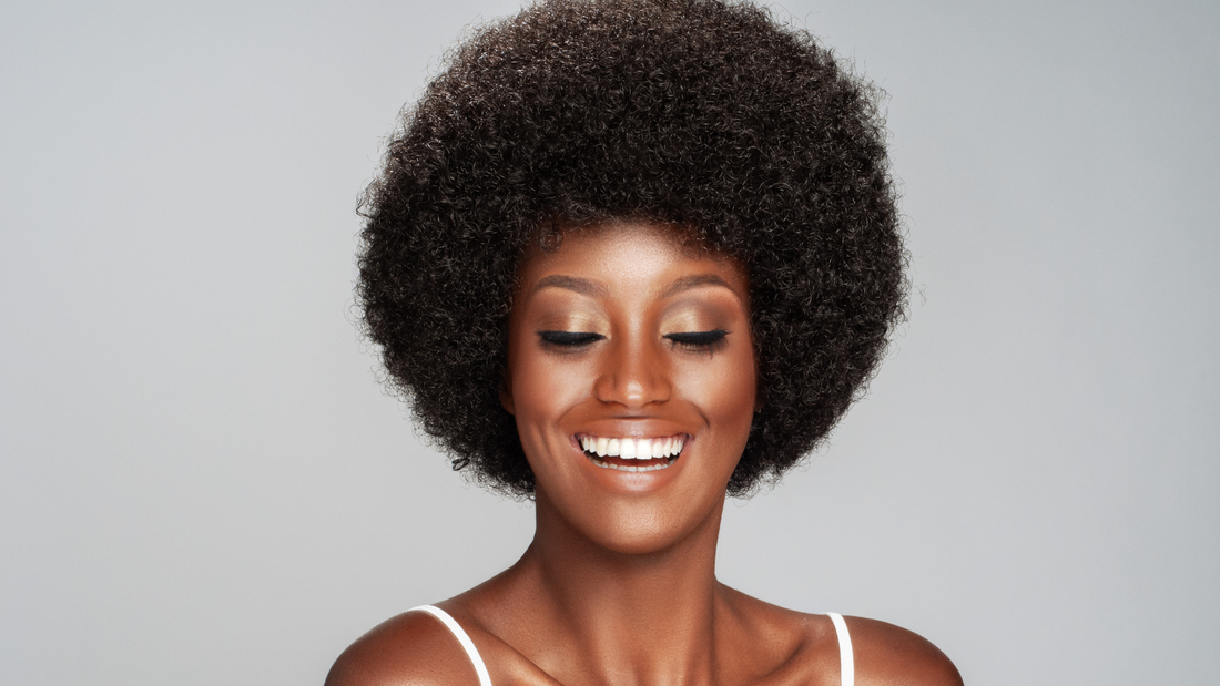 6 Techniques Efficaces Pour Faire Pousser les Cheveux Afro Plus Vite